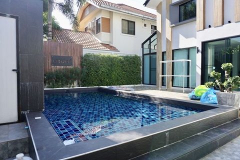 House in Chiang Mai, Thailand 7 bedrooms № 121707 - photo 21