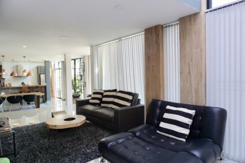 House in Chiang Mai, Thailand 7 bedrooms № 121707 - photo 7
