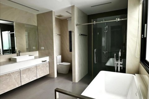House in Bang Tao, Thailand 6 bedrooms № 153880 - photo 17