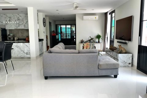 House in Bang Tao, Thailand 6 bedrooms № 153881 - photo 3