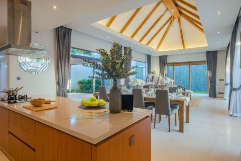 Villa in Phuket, Thailand 4 bedrooms № 165607 - photo 2