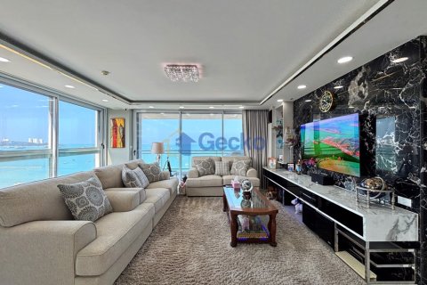Condo in Pattaya, Thailand, 2 bedrooms  № 195944 - photo 15