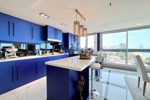 Condo in Pattaya, Thailand, 2 bedrooms  № 195944 - photo 12