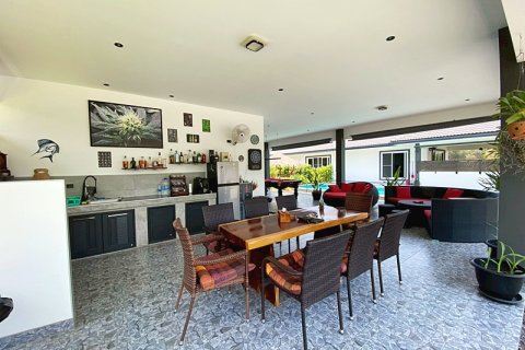 Villa in Cha-am, Thailand 4 bedrooms № 174035 - photo 4