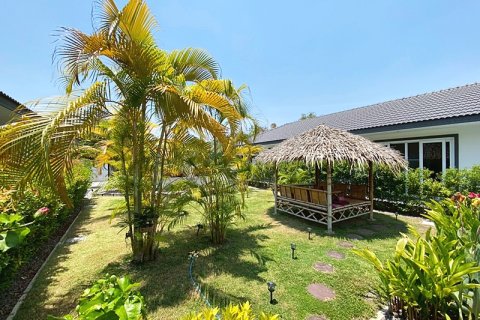 Villa in Cha-am, Thailand 4 bedrooms № 174035 - photo 8