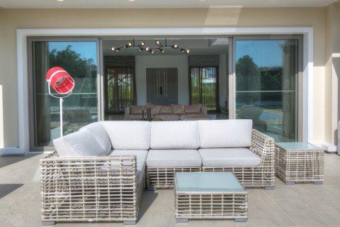 House in Bang Tao, Thailand 4 bedrooms № 180353 - photo 16