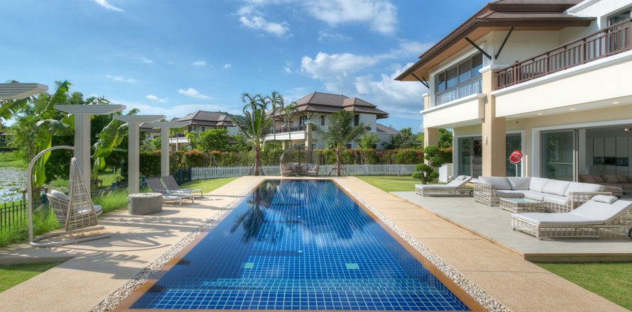 House in Bang Tao, Thailand 4 bedrooms № 180353