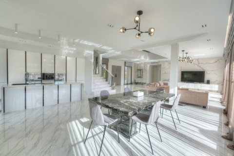 House in Bang Tao, Thailand 4 bedrooms № 180353 - photo 5