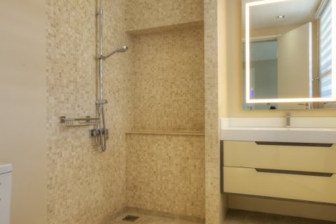 House in Bang Tao, Thailand 4 bedrooms № 180353 - photo 23