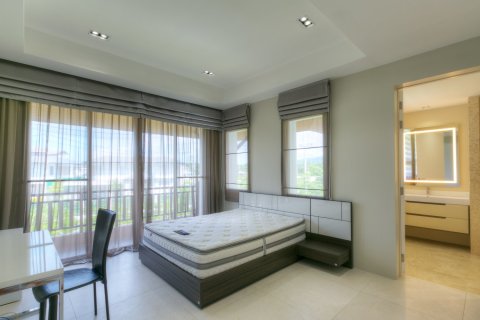 House in Bang Tao, Thailand 4 bedrooms № 180353 - photo 19