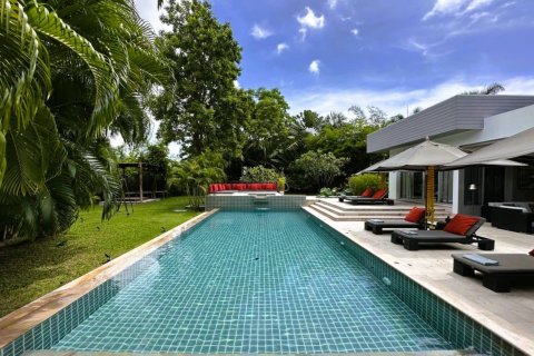 House in Hua Hin, Thailand 8 bedrooms № 180568