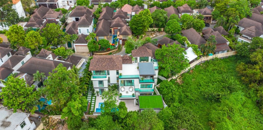 Villa in Pattaya, Thailand 7 bedrooms № 173520