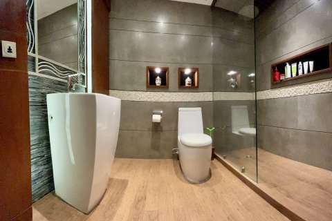 Studio dans le Condo à Pathum Wan, Bangkok, Thaïlande  № 173522 - photo 6