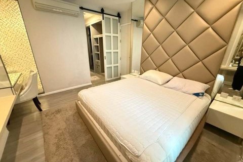 Condo in Watthana, Bangkok, Thailand, 2 bedrooms  № 173524 - photo 1