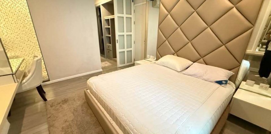 Condo in Watthana, Bangkok, Thailand, 2 bedrooms  № 173524