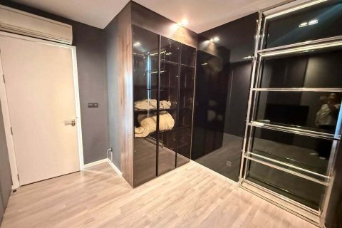 Condo in Watthana, Bangkok, Thailand, 2 bedrooms  № 173524 - photo 17