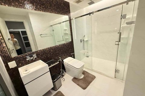 Condo in Watthana, Bangkok, Thailand, 2 bedrooms  № 173524 - photo 14