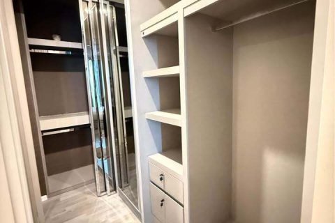 Condo in Watthana, Bangkok, Thailand, 2 bedrooms  № 173524 - photo 11