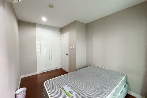 Condo in Huai Khwang, Bangkok, Thailand, 2 bedrooms  № 164690 - photo 19