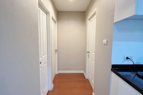 Condo in Huai Khwang, Bangkok, Thailand, 2 bedrooms  № 164690 - photo 12