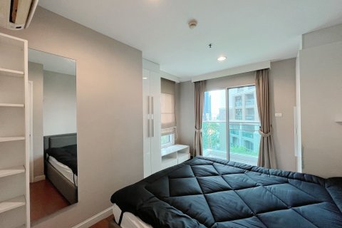 Condo in Huai Khwang, Bangkok, Thailand, 2 bedrooms  № 164690 - photo 13