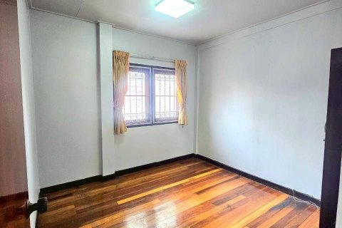 Townhouse in Bangkok, Thailand 3 bedrooms № 173205 - photo 9