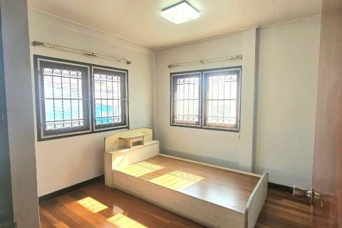 Townhouse in Bangkok, Thailand 3 bedrooms № 173205 - photo 10