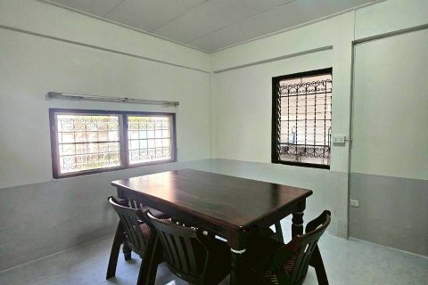 Townhouse in Bangkok, Thailand 3 bedrooms № 173205 - photo 4