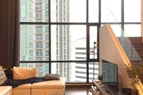 Duplex in Huai Khwang, Bangkok, Thailand 3 bedrooms № 215264