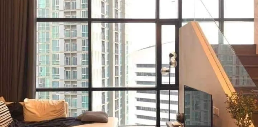 Duplex in Huai Khwang, Bangkok, Thailand 3 Schlafzimmer № 215264