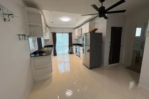 Casa de 3 dormitorios en Pattaya, Tailandia № 211171 - foto 4