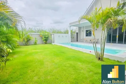 Casa de 3 dormitorios en Pattaya, Tailandia № 211175 - foto 5