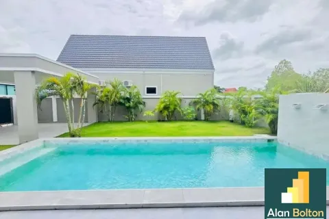 Casa de 3 dormitorios en Pattaya, Tailandia № 211175 - foto 7