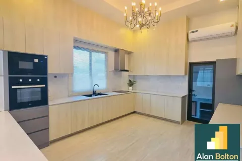Casa de 3 dormitorios en Pattaya, Tailandia № 211175 - foto 16