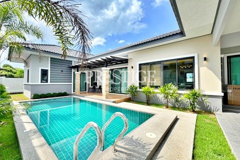 House in Pattaya, Thailand 3 bedrooms № 197994