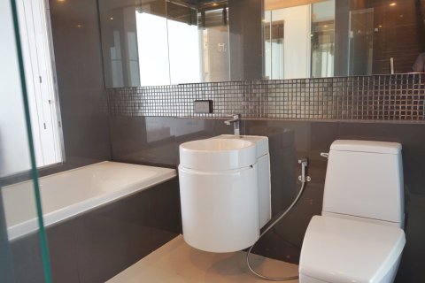 Condo in Bangkok, Thailand, 2 bedrooms № 178989 - photo 9