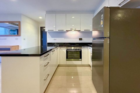 Condo in Bang Lamung, Thailand, 2 bedrooms № 178984 - photo 7