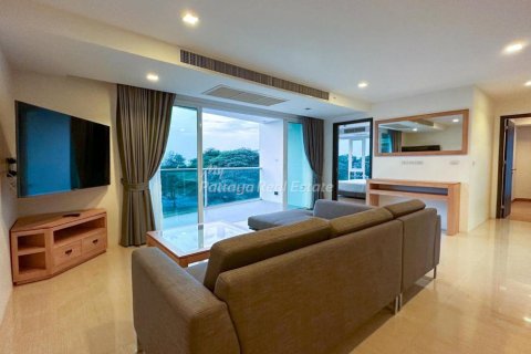 Condo in Bang Lamung, Thailand, 2 bedrooms № 178984 - photo 2