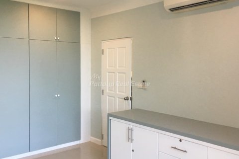 Condo in Pattaya, Thailand, 2 bedrooms № 178983 - photo 6