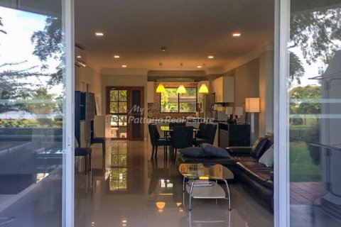 Condo in Pattaya, Thailand, 2 bedrooms № 178983 - photo 2