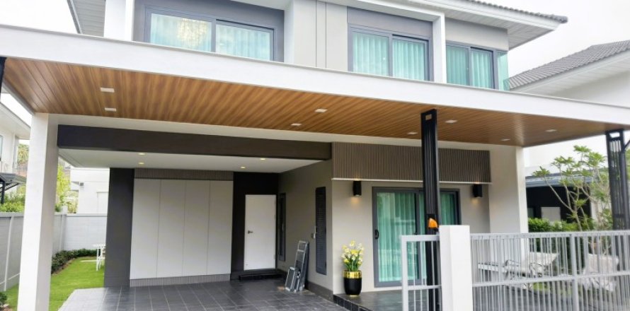 House in Pattaya, Thailand 4 bedrooms № 178988