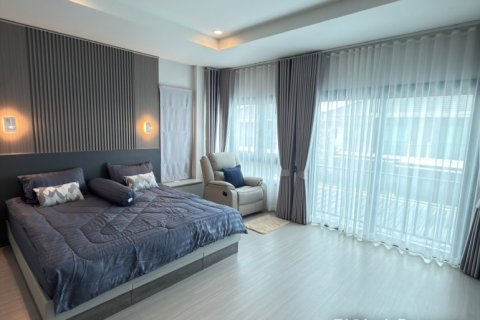 House in Pattaya, Thailand 4 bedrooms № 178988 - photo 11