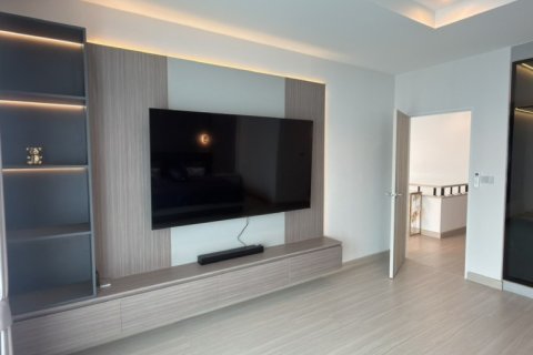 House in Pattaya, Thailand 4 bedrooms № 178988 - photo 13
