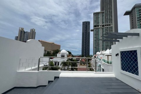 House in Pattaya, Thailand 3 bedrooms № 178987 - photo 3