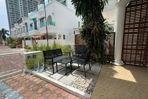 House in Pattaya, Thailand 3 bedrooms № 178987 - photo 5