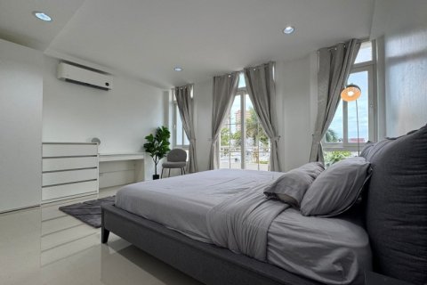 House in Pattaya, Thailand 3 bedrooms № 178987 - photo 7