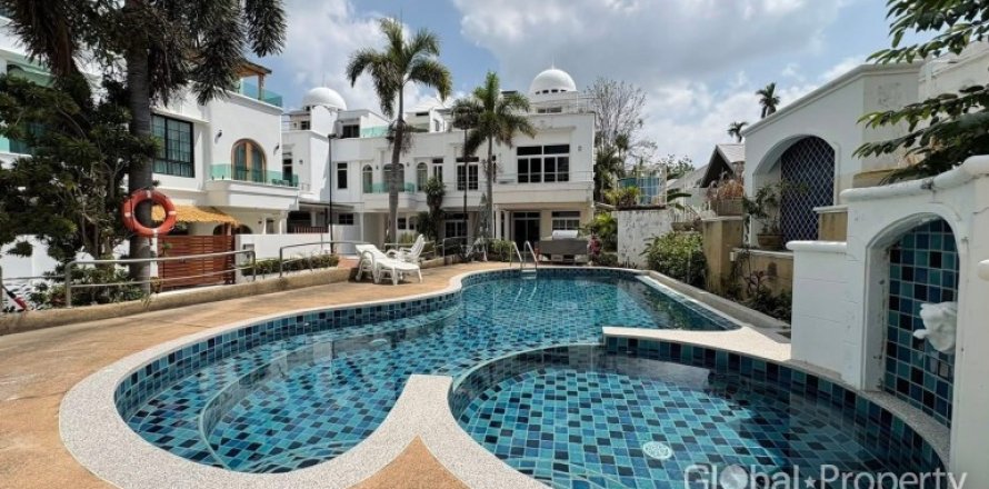 House in Pattaya, Thailand 3 bedrooms № 178987