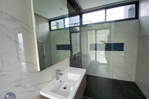 Villa in Ko Samui, Thailand 4 bedrooms № 180070 - photo 15