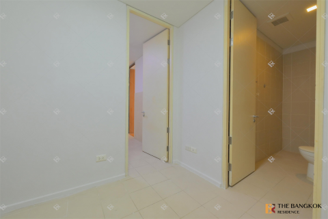 Condominio de 3 dormitorios en Bangkok, Tailandia № 210200 - foto 2