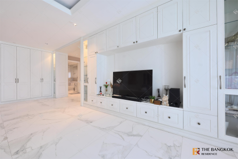 Condominio de 4 dormitorios en Bangkok, Tailandia № 210201 - foto 7